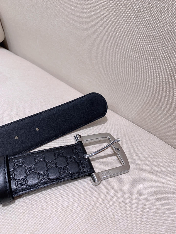 スーパーコピーグッチベルト着用イメージ